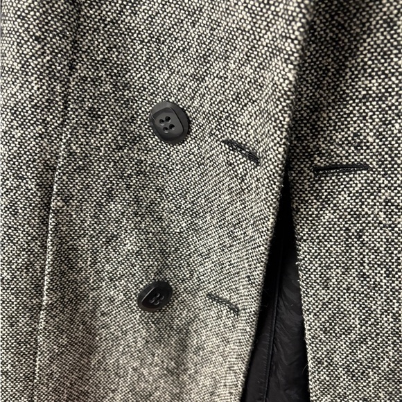 Hunting World Coat - Picture 10 of 12